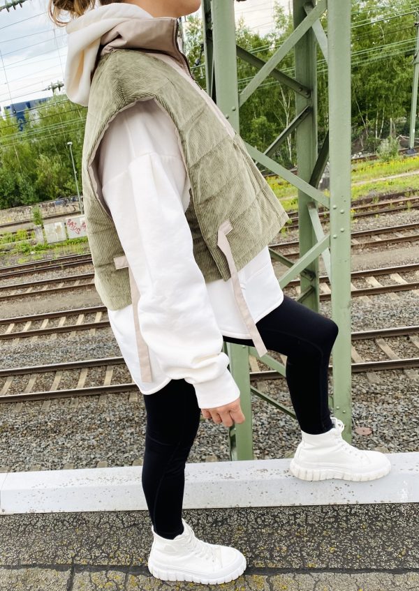 Zeitgeist<br>Weste „Green Cord“ – Bild 5