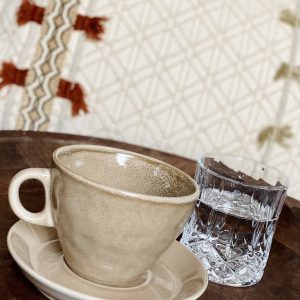 Tasse "Greige" mit Unterteller